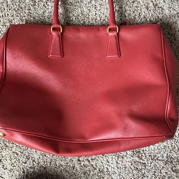 Authentic Prada Large Saffiano - Picture 6 of 14